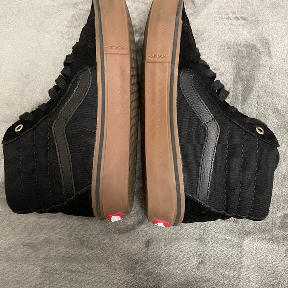 Vans Black Suede Sk8-Hi Reissue Gum Sole Sneakers Size 7.5